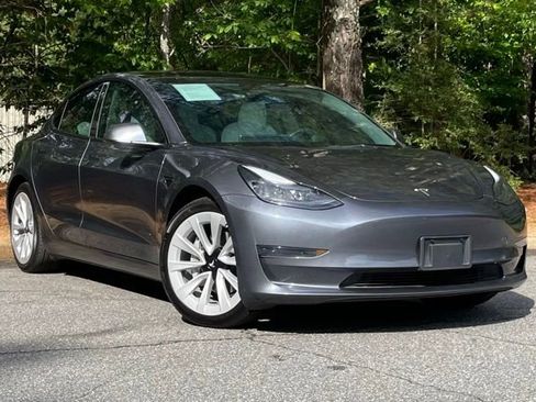 Used 2023 Tesla Model 3 Standard Range RWD image 9