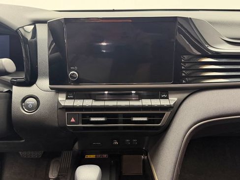 Used 2025 Toyota Camry LE FWD image 17