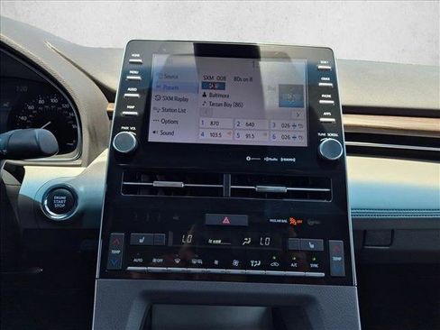Used 2021 Toyota Avalon XLE FWD image 8