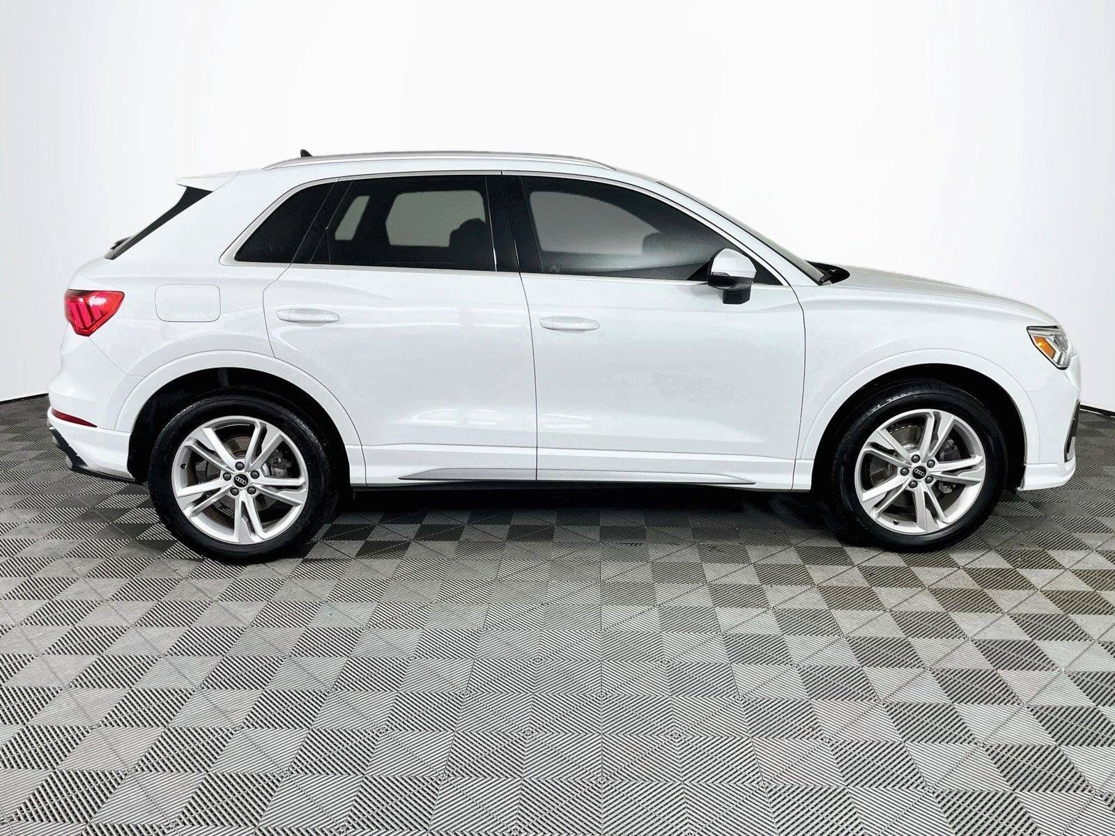 Used 2022 Audi Q3 2.0T Premium Plus AWD/4WD image 11
