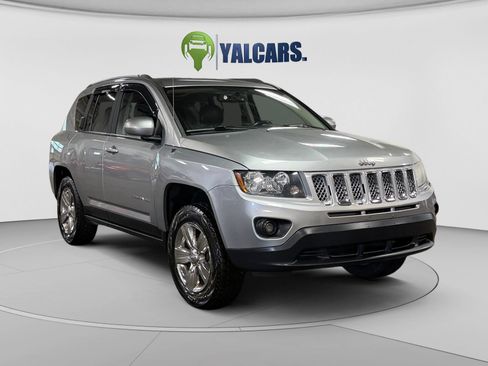 Used 2016 Jeep Compass Latitude AWD/4WD image 7