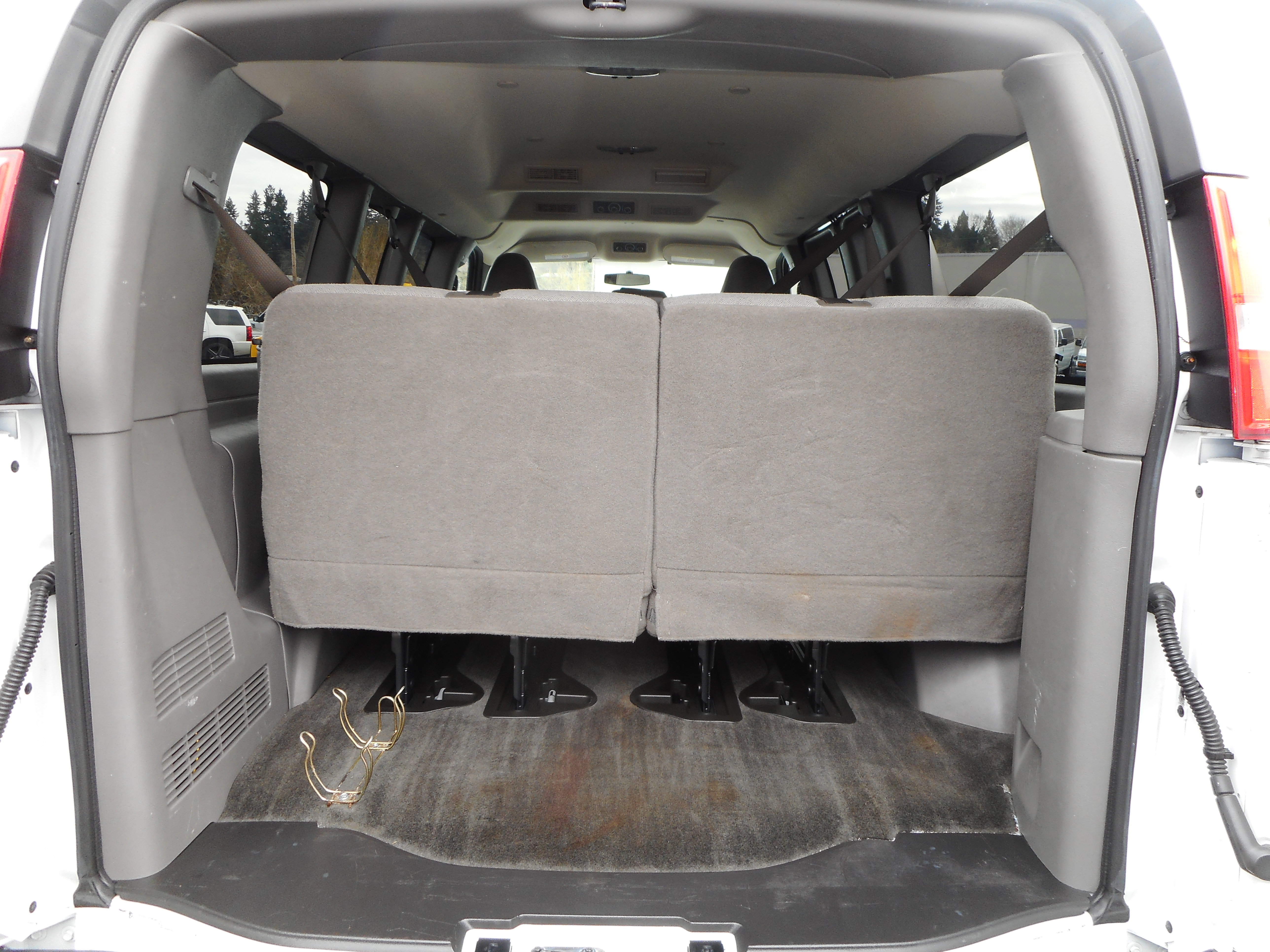 Used 2017 Chevrolet Express 3500 LT w/ LT Preferred Equipment Group RWD image 17