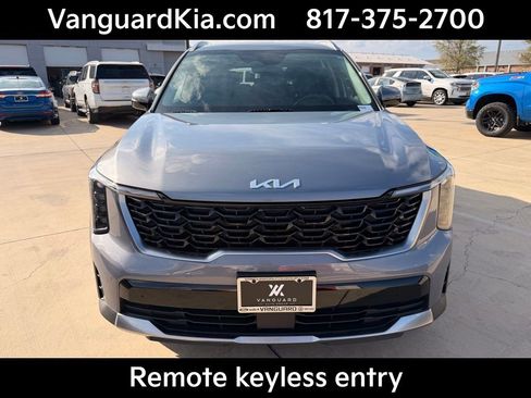 Certified 2025 Kia Sorento S FWD image 7
