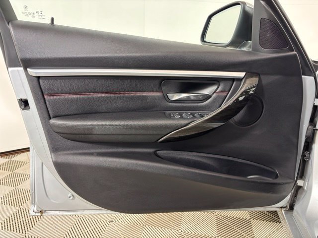 Used 2017 BMW 330i xDrive Sedan AWD/4WD image 10