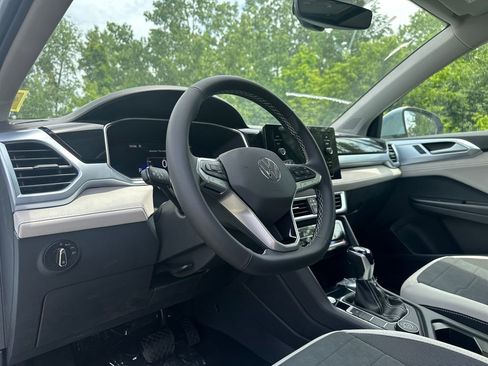 New 2026 Volkswagen Taos SE AWD/4WD image 11