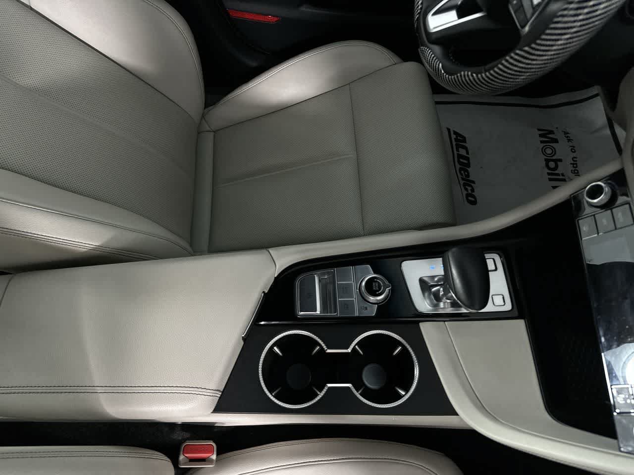 Used 2025 Genesis G70 2.5T RWD image 24