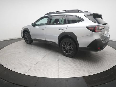 Used 2025 Subaru Outback Onyx Edition AWD/4WD image 36