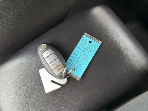 Used 2019 Nissan Sentra SR FWD image 2
