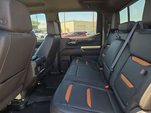 Used 2023 GMC Sierra 1500 AT4 w/ Technology Package AWD/4WD image 19