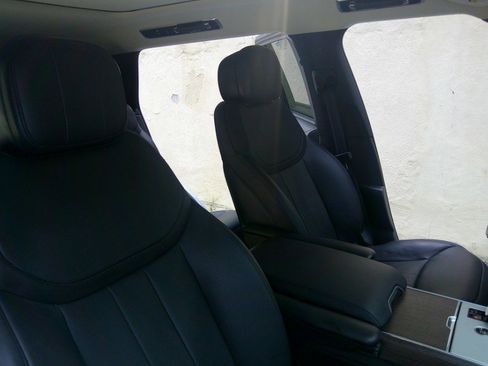 Used 2024 Land Rover Range Rover Long Wheelbase SE AWD/4WD image 61