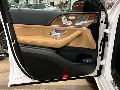 Used 2024 Mercedes-Benz GLE 450 4MATIC image 21