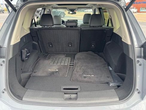Used 2025 Nissan Rogue SL w/ Tech Package FWD image 24
