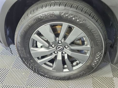 Used 2025 Nissan Pathfinder SV w/ SV Premium Package FWD image 8