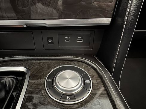 Used 2024 INFINITI QX80 Luxe image 16