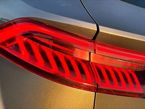 Used 2022 Audi Q8 Premium Plus image 30