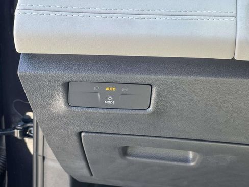 New 2026 Volkswagen Tiguan SE FWD image 20