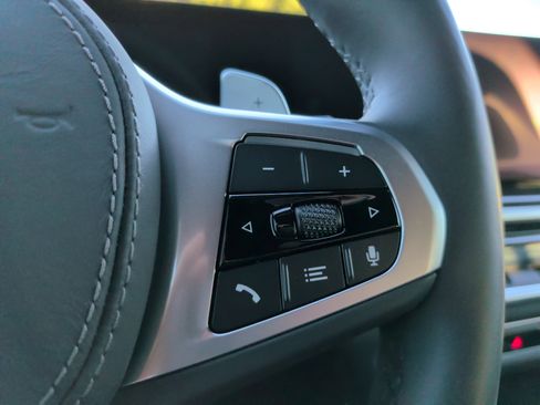 Certified 2025 BMW X7 xDrive40i w/ M Sport Package image 25