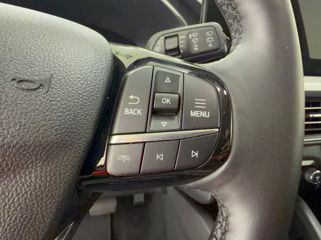 Used 2025 Ford Escape Platinum AWD/4WD image 19
