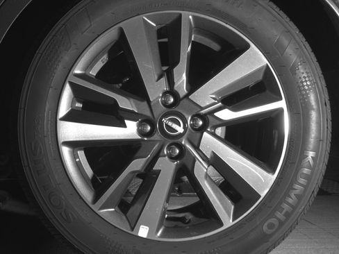 Used 2025 Nissan Versa SV image 14