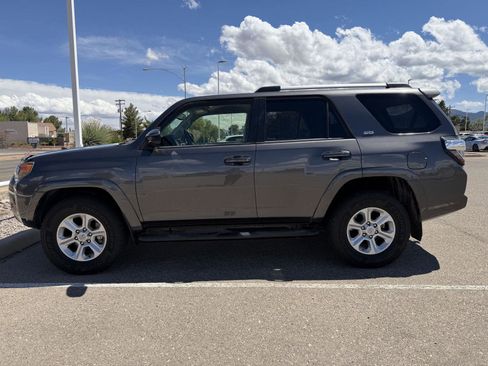 Used 2020 Toyota 4Runner SR5 AWD/4WD image 2