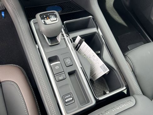 New 2026 Nissan Pathfinder Platinum FWD image 11