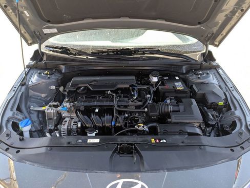 Used 2025 Hyundai Elantra SEL FWD image 29