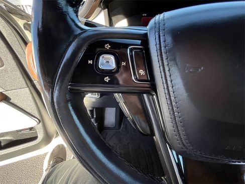 Certified 2023 Lincoln Aviator Reserve w/ Equipment Group 201A image 15