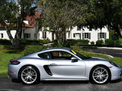 Used 2018 Porsche 718 Cayman RWD image 29