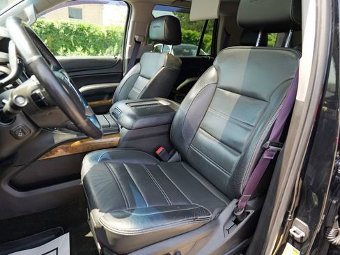 Used 2017 GMC Yukon Denali w/ Open Road Package AWD/4WD image 24