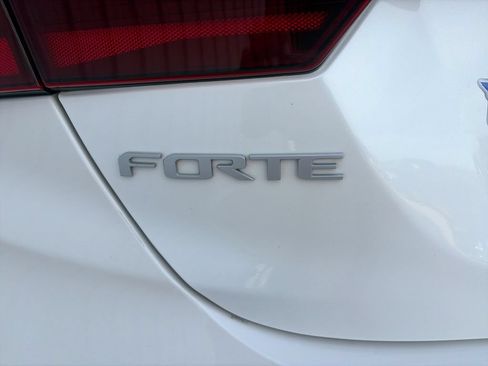 Used 2024 Kia Forte LXS FWD image 32