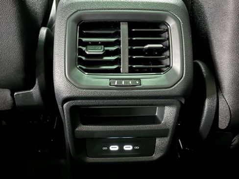 New 2026 Volkswagen Taos SE AWD/4WD image 23