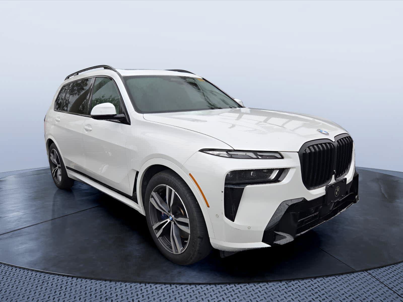 Used 2024 BMW X7 xDrive40i w/ M Sport Package AWD/4WD image 1