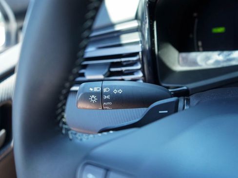 Used 2025 Toyota Camry SE w/ Convenience Package FWD image 33
