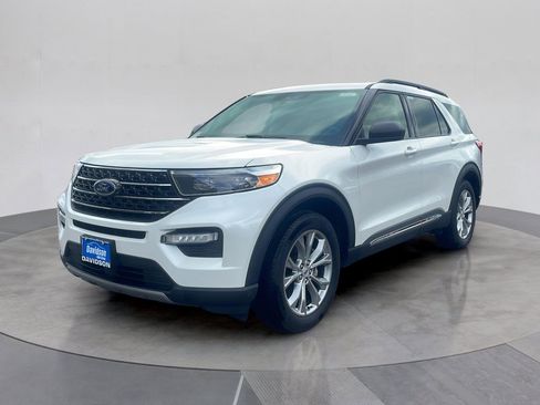 Used 2023 Ford Explorer XLT w/ Equipment Group 202A AWD/4WD image 1