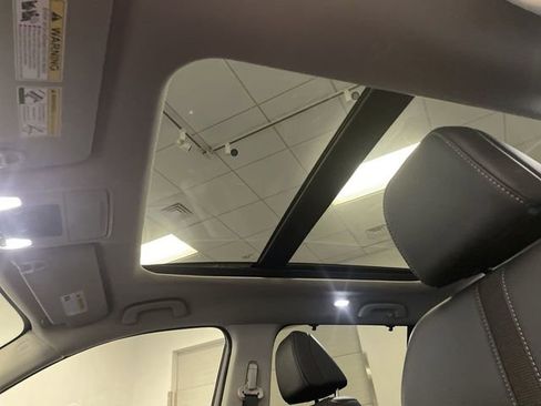 Used 2025 Honda Pilot Touring image 22