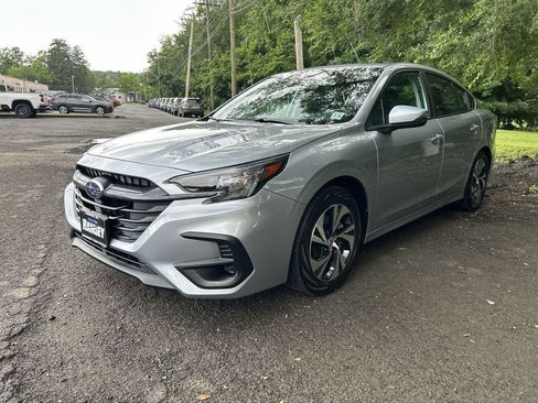 Used 2025 Subaru Legacy Premium AWD/4WD image 4