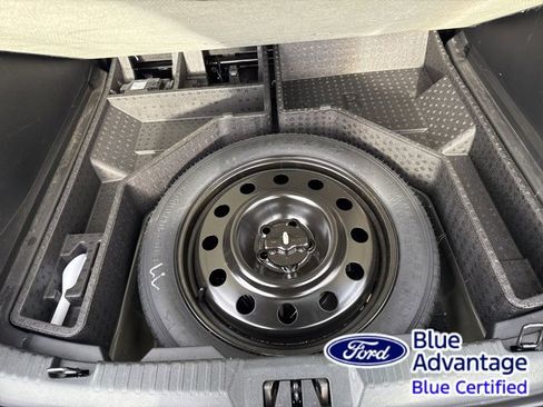 Certified 2024 Ford Edge SE image 43