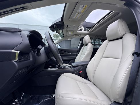 Certified 2024 MAZDA CX-30 AWD 2.5 S w/ Preferred Package image 3