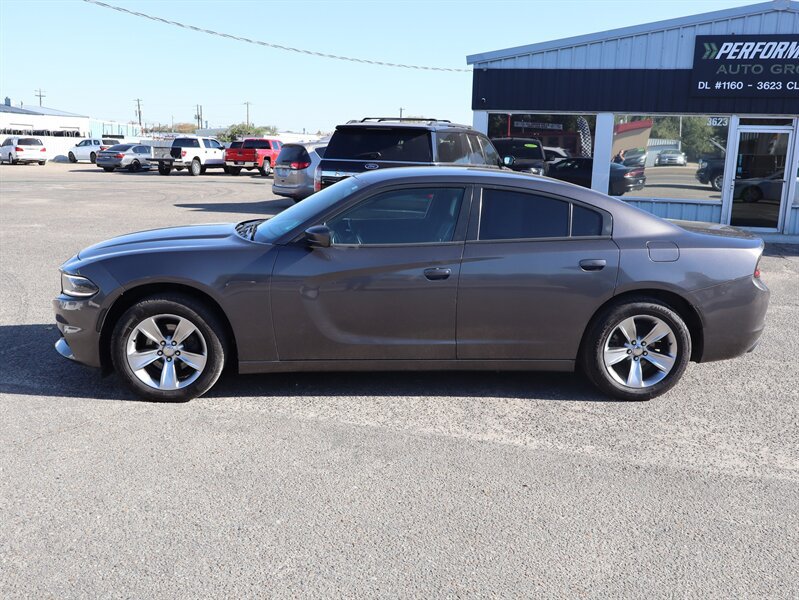 Used 2015 Dodge Charger SXT RWD image 4