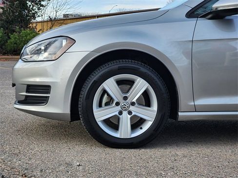 Used 2015 Volkswagen Golf TDI S image 8