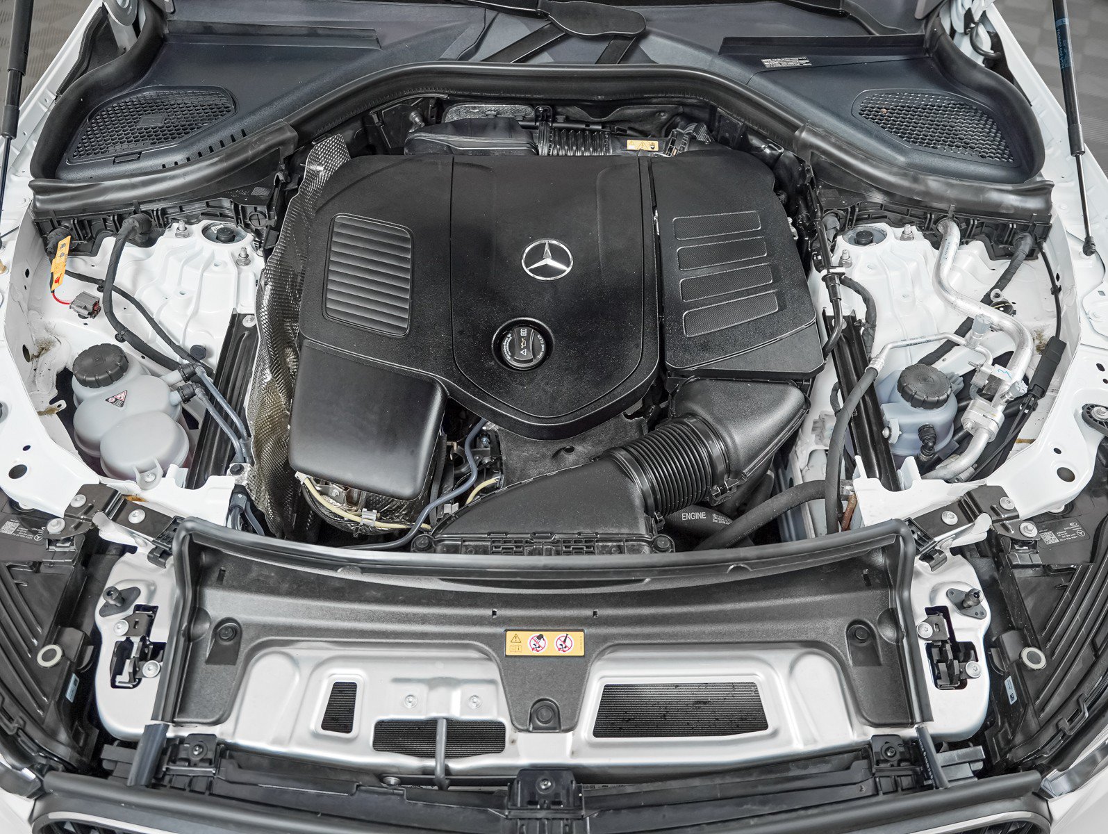 Certified 2025 Mercedes-Benz GLC 350e 4MATIC image 4