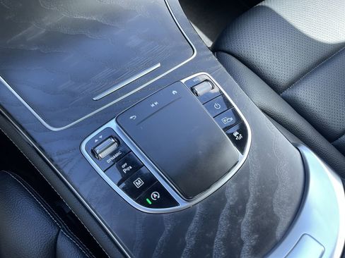 Used 2021 Mercedes-Benz GLC 300 4MATIC image 14