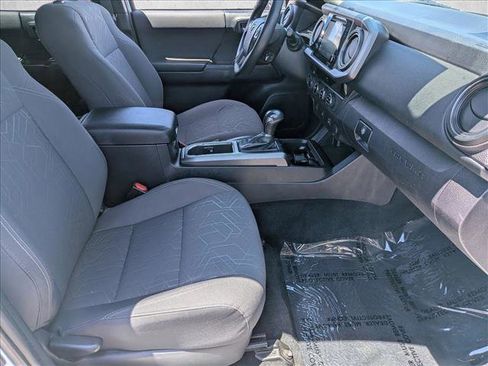 Used 2017 Toyota Tacoma TRD Off-Road w/ Tow Package (A/T) AWD/4WD image 25