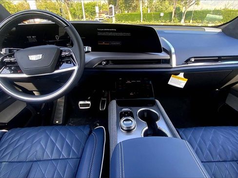 New 2026 Cadillac Vistiq Premium Luxury image 7