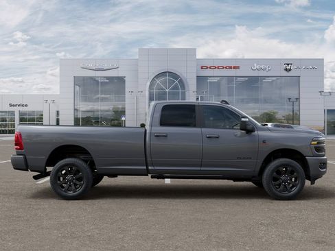 New 2026 RAM 2500 Laramie AWD/4WD image 22