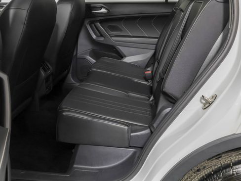Used 2022 Volkswagen Tiguan SE FWD image 35