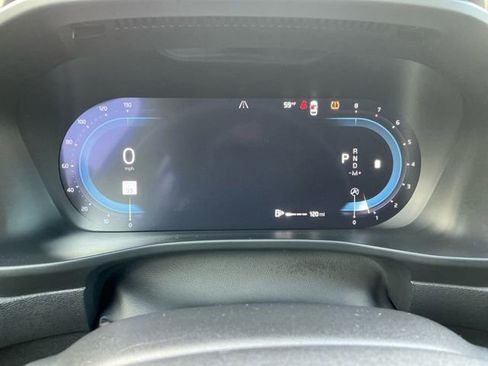 Used 2024 Volvo XC40 B5 Plus image 19