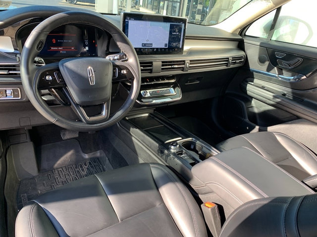 Certified 2025 Lincoln Corsair AWD image 17