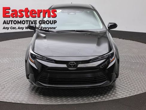 Used 2024 Toyota Corolla LE FWD image 2
