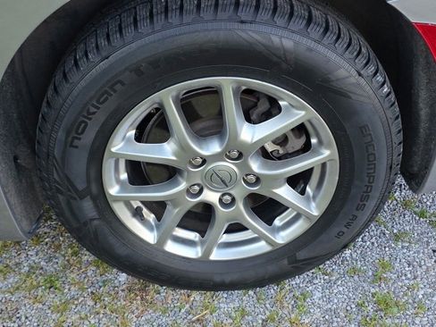 Used 2021 Chrysler Pacifica Touring w/ Uconnect Theater Family Group FWD image 6